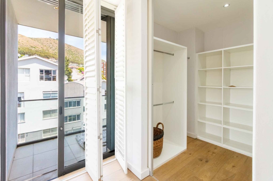 To Let 3 Bedroom Property for Rent in Green Point Western Cape